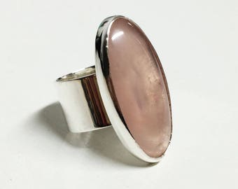 statement silver stone ring, light pale pink oval quartz big stone ring, gemstone ring, natural quartz stone ring, oval stone ring
