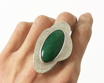 silver green stone ring, dark green oval aventurine big stone ring, gemstone ring, natural stone ring, gift for her, handmade birthday gift
