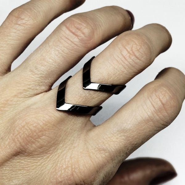 minimal statement ring, architectural ring, black statement ring,  silver chevron ring,double V silver ring, rhodium plated silver ring