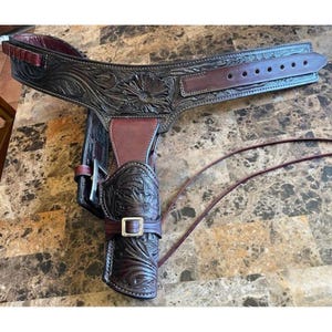 Leather Rigs Cartridge Belt with Holster Cowboy Ammo Leather Star Concho Handmade Sass Rig .22 .32 .38 .357 .44 .45 & 12 Guage