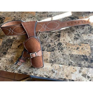 Leather Rigs Cartridge Belt with Holster Cowboy Ammo Leather Star Concho Handmade Sass Rig .22 .32 .38 .357 .44 .45 & 12 Guage