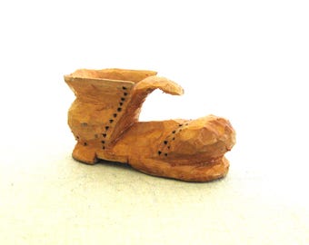 Outsider Folk Art Boot Carving, Miniature Naïve Wood Shoe Sculpture, Miniature Primitive Rustic Home Décor