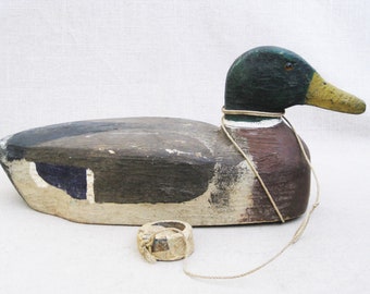 Primitive Vintage Duck Decoy Folk Art Bird Carving for Farm and Rustic Cabin Décor