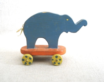 Vintage Folk Art Pull Toy Elephant Primitive Handmade Wooden Animal Toys Rustic Cabin and Circus Theme Décor