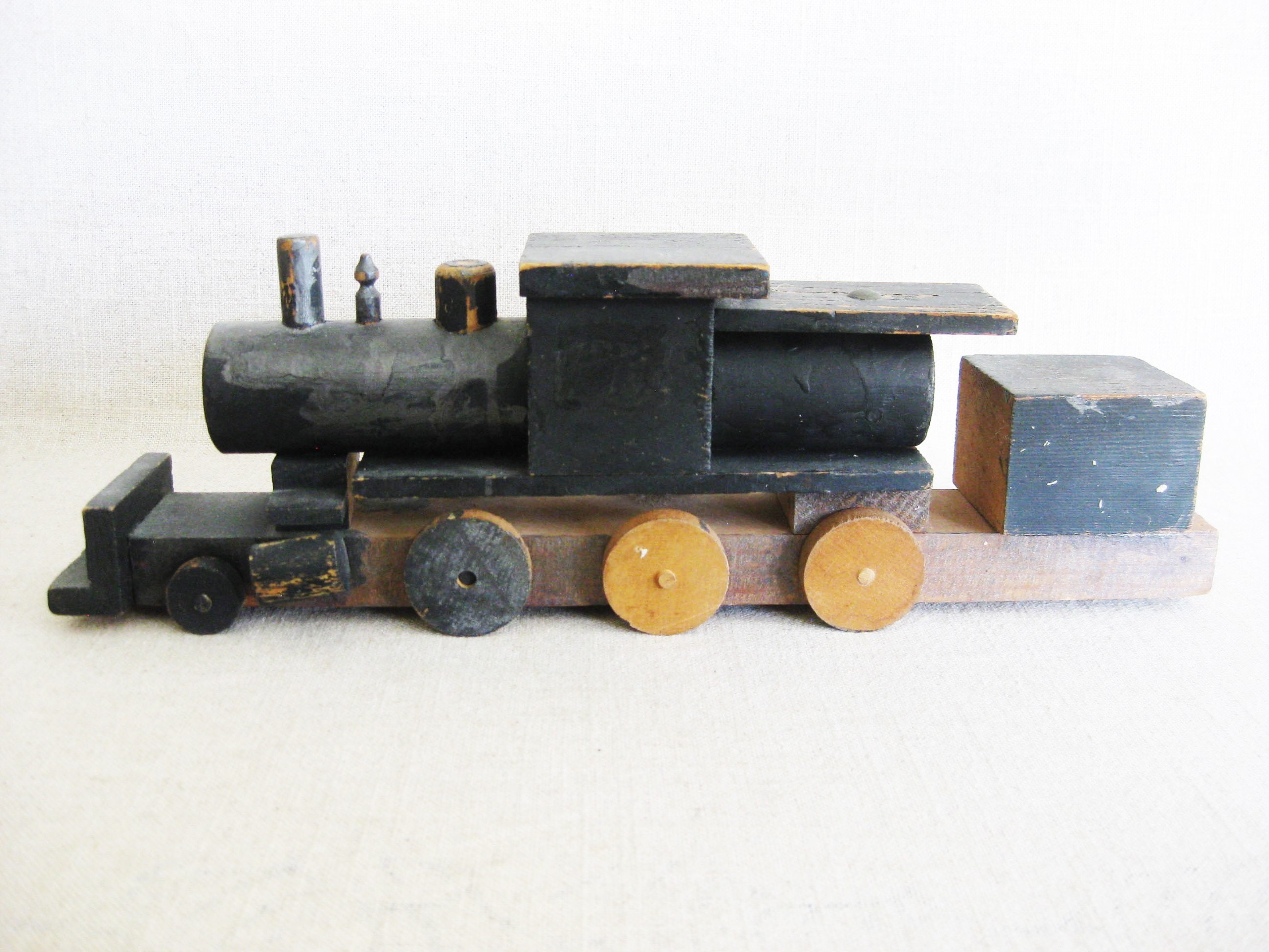 Vintage Wooden Little Train Toy 1920s, Antique Handmade Toy, Jouet  Personnage Petit Train Ancien Bois 