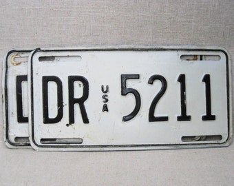 Vintage Military License Plate Doctor Auto and Transportation Collectible Man Cave and Office Décor