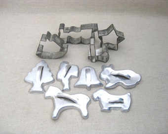 Vintage Metal Cookie Cutters Holiday Shapes Santa Kitchen Décor