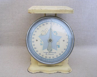 Vintage 30 lb Scale Kitchen Scale Rustic Cabin and Industrial Décor