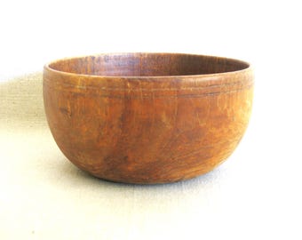 Primitive Wooden Bowl, Aged and Weathered Rustic Kitchen Décor