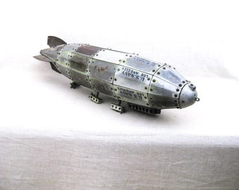 Vintage Graf Zeppelin Toy, Metalcraft Corporation, 1928 St Louis, Tin toy Famous Airship
