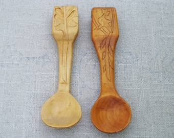 Primitive Carved Welsh Loving Spoon, Folk Art Wooden Vintage Wedding Gift with Flower Design for Rustic Interiors