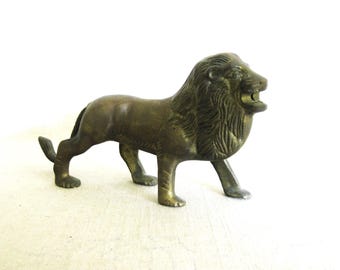 Brass Lion Figurine Metal Sculpture, Vintage Animal Paperweight Office Home Décor Gift for Leo