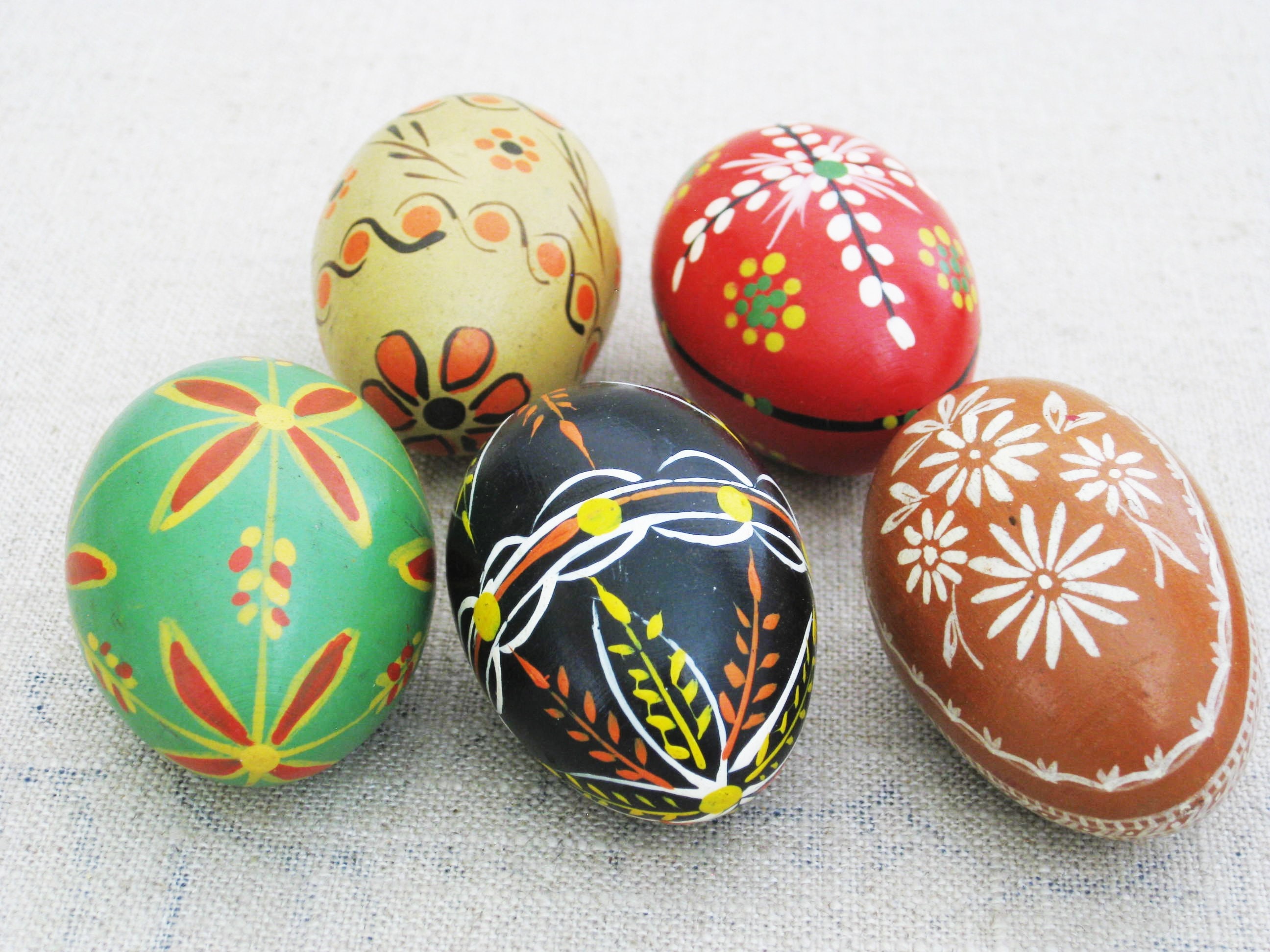 Vintage Wooden Eggs, Hand Painted Folk Art Easter Decor, European