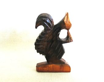 Folk Art Squirrel Wood Carving Figurine, Woodland Animal Rustic Cabin Decor