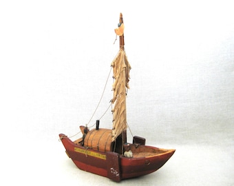 Vintage Folk Art Boat Sculpture, Chinese Sampan Primitive Naïve Rustic Cabin Décor
