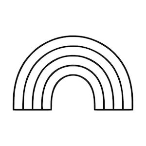 Op de afbeelding: Een zwart-witte lijntekening van een regenboog. De afbeelding bestaat uit vier concentrische halve cirkelbogen die verticaal op elkaar zijn gestapeld, wat een eenvoudige, strakke en gedurfde omtrek van een regenboogvorm creëert.