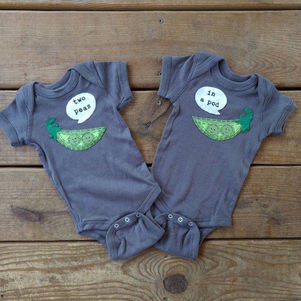 Twin bodysuits "Two Peas in a Pod", Twin set of Onesies®/bodysuits or one pieces, great baby shower gift for twins, twin Onesies®