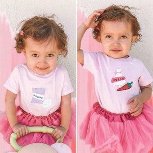 TWIN Sugar & Spice Onesies® juego de 2 bodys para TWINS, Gran regalo de despedida de soltera para niñas gemelas, o diferentes tamaños para hermanos, hermanas