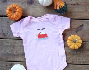 Thanksgiving "SWEETIE PIE" Onesie®, Baby pompoentaart bodysuit, perfect voor 1e Thanksgiving Day foto prop, cutie pompoentaart baby onesie