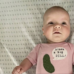 grappige babyromper/romper &quot;Kinda a Big DILL&quot;, schattige augurkromper uit één stuk, leuk en uniek babyshowercadeau