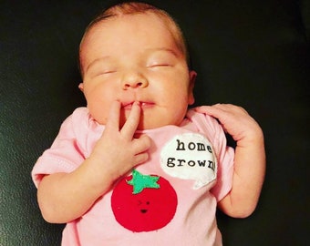 Baby "Home Grown" Tomato Festival Onesie®/bodysuit voor baby, thuisgeboorte baby, uniek babycadeau, babyshowercadeau, Reynoldsburg Ohio Tomato