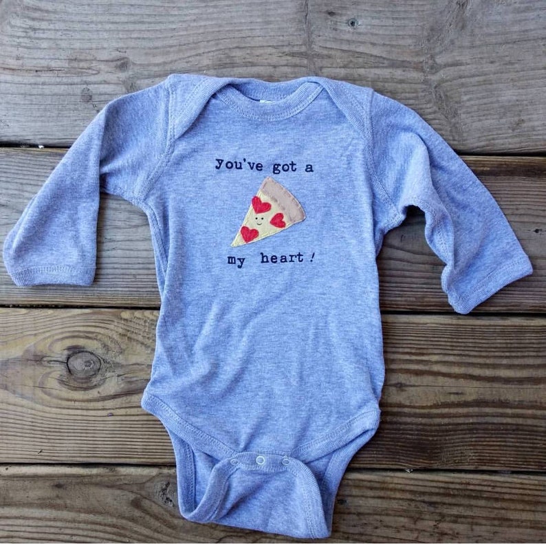 Pizza baby You've got a PIZZA my heart Baby Onesie®/bodysuit, baby gift, fun baby shower gift, mom-made, baby one piece, punny Onesie® image 2