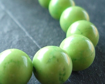 Turquoise Beads 8mm Smooth Apple Green Turquoise Smooth Rounds - 12 Pieces