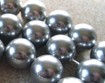 Shell Pearl Beads 10mm Lustrous Smoke Gray Smooth Rounds  - 6 Pieces