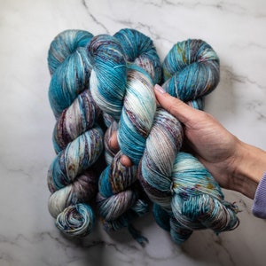 Hand Dyed Yarn Zita Variegated Yarn Fingering Weight Superwash Merino Worsted Yarn Knitting Yarn Sweater Yarn DK Weight image 5