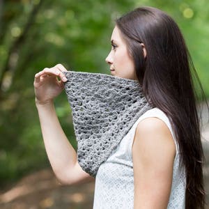 Crochet cowl pattern, crochet, cowl, pattern, easy cowl, one skein, PDF pattern, image 3