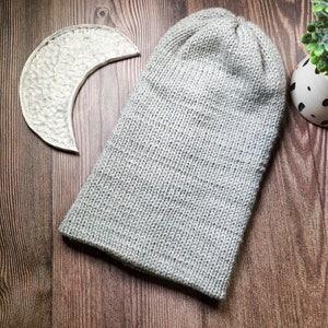 grey knit hat