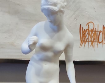 Venus statue with an apple 3D printed