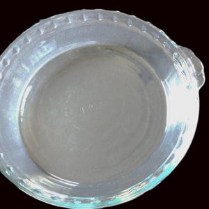 Vintage Pyrex Pie Plate Classic Clear 9.5-inch Dish from the &#39;90s