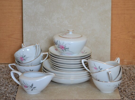 Tea Set Golden Rose Fine China Of Japan 23 Piece Set 50s Etsy Tea Set Golden Rose Fine China Of Japan 23 Piece Set 50s Etsy