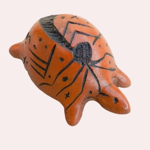 Vintage Turtle Figurine 1980s Etched Pottery by Vincent Hicks