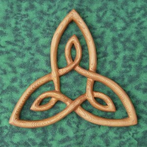 Celtic Knot of Inner Strength Wood Carving Triquetra Variation Trinity Triangle Wall Art Irish Scottish Welsh Home decor Hermetic Principles image 7