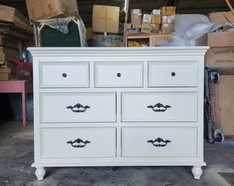 White Farmhouse Dresser, Rustic Wooden Chest of Drawers, Vintage Bedroom Storage Cabinet, Cottage Style White Drawer Dresser