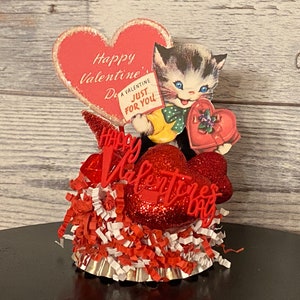 Kitschy Vintage Valentine Decor Valentine Cat Decoration Retro Valentine Red Heart Happy Valentines Day Table Decoration