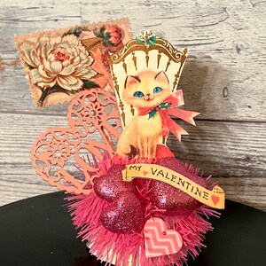 Retro Valentine Cat Decor: Pink Hearts Tier Tray Assemblage