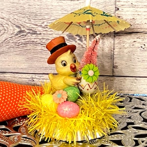 Vintage Easter Chick Decoration: Retro Tier Tray Decor