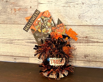 Retro Halloween Decoration Halloween Witch Decor Unique Halloween Assemblage Art Trick or Treat Decoration Cauldron Halloween Centerpiece