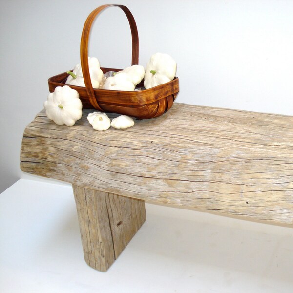 Primitivo resistido Banco de madera