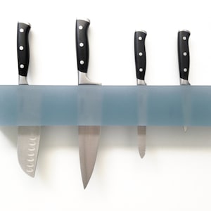 Blue Resin Wall Knife Holder: Modern Kitchen Storage, Sustainable Decor