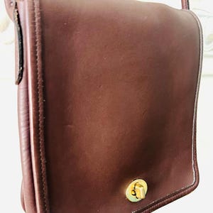 Vintage Coach 9620 Compact Brown Leather Flap Messenger Shoulder Crossbody Bag