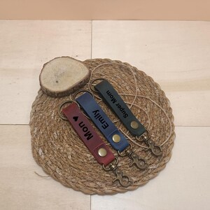 Custom Leather Keychain with Name – Personalized Key Ring for Mom, Dad, Wedding Gift, Mother&#39;s Day, Father&#39;s Day, Handmade