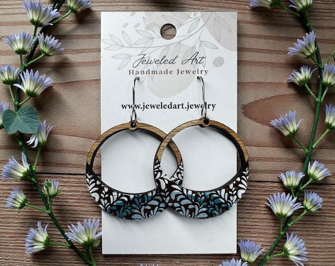 Hand-Painted Boho Floral Hoop Wood Engraved Earrings – Blue Botanical