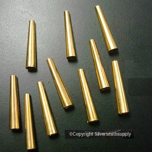 Mässingskoner 1 1/4" metall, indianhantverk, smycken, regalier, hitta, halsband, koner, snöre, koner, metallklockor FPS132