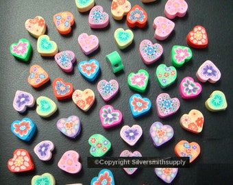 COEUR 50 perles faites main en argile fimo couleurs mélangées parfaites pour les bijoux GBS113