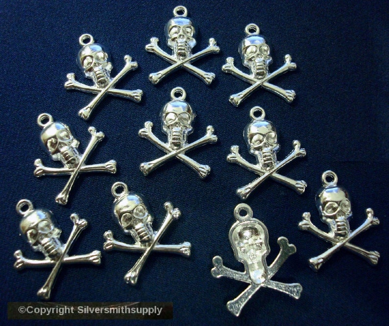 10 Sterling silver plated zinc skulls jewelry pendant charms plated skull findings cfp087 image 1