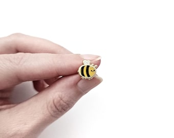 Lil Bee mini pin